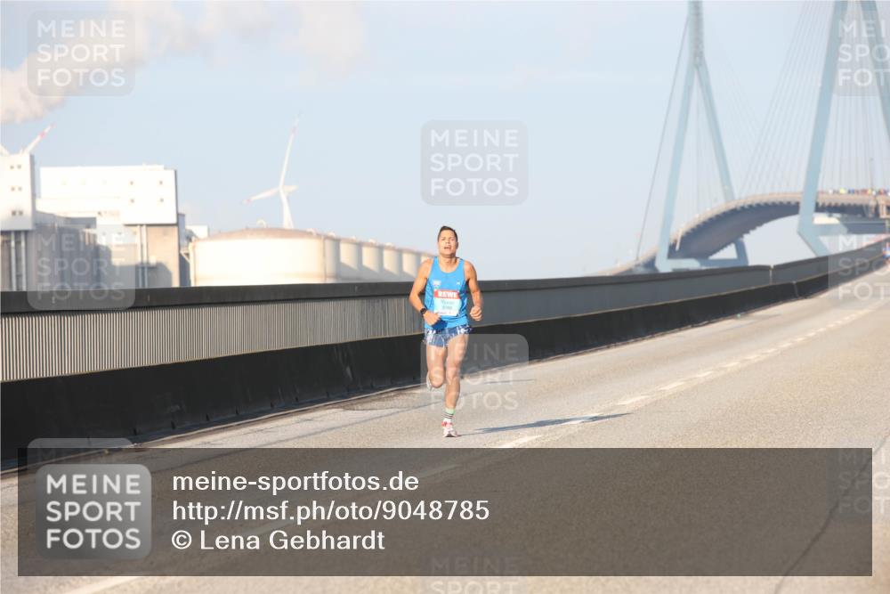 03.10.2025 - Köhlbrandbrückenlauf Lena Gebhardt http://msf.ph/oto/9048785 03.10.2025 09:31:26 Position 1 3769 meine-sportfotos.de