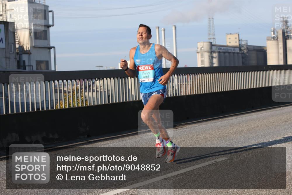 03.10.2025 - Köhlbrandbrückenlauf Lena Gebhardt http://msf.ph/oto/9048852 03.10.2025 09:31:33 Position 1 3769 meine-sportfotos.de