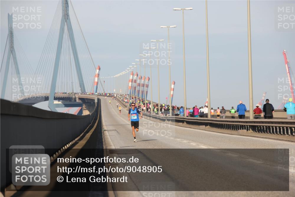 03.10.2025 - Köhlbrandbrückenlauf Lena Gebhardt http://msf.ph/oto/9048905 03.10.2025 09:32:10 Position 1  meine-sportfotos.de