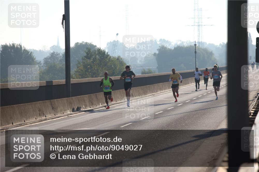 03.10.2025 - Köhlbrandbrückenlauf Lena Gebhardt http://msf.ph/oto/9049027 03.10.2025 09:11:55 Position 1  meine-sportfotos.de
