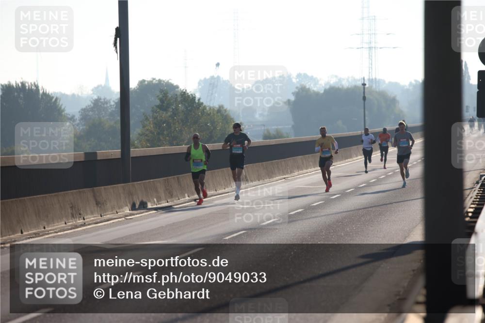 03.10.2025 - Köhlbrandbrückenlauf Lena Gebhardt http://msf.ph/oto/9049033 03.10.2025 09:11:55 Position 1  meine-sportfotos.de