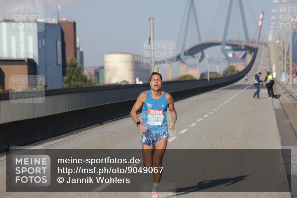 03.10.2025 - Köhlbrandbrückenlauf Jannik Wohlers http://msf.ph/oto/9049067 03.10.2025 09:32:52 Position 3 3769 meine-sportfotos.de