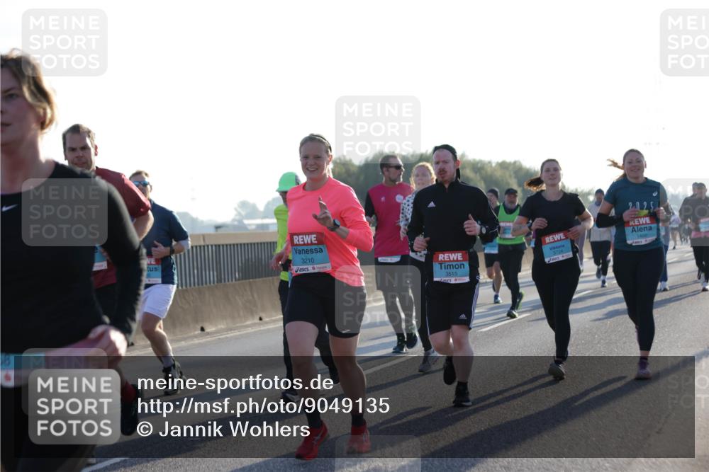 03.10.2025 - Köhlbrandbrückenlauf Jannik Wohlers http://msf.ph/oto/9049135 03.10.2025 09:18:18 Position 3 58, 3210, 3515, 3724, 1460 meine-sportfotos.de