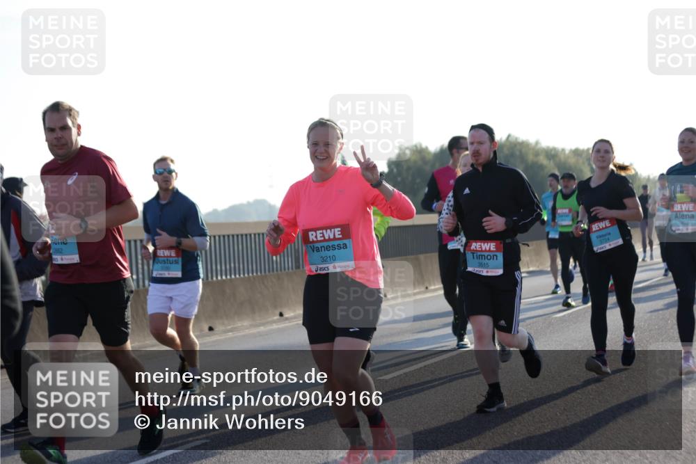 03.10.2025 - Köhlbrandbrückenlauf Jannik Wohlers http://msf.ph/oto/9049166 03.10.2025 09:18:19 Position 3 2882, 3210, 3515, 3724, 1460 meine-sportfotos.de