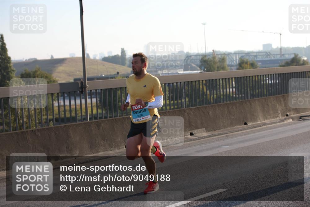 03.10.2025 - Köhlbrandbrückenlauf Lena Gebhardt http://msf.ph/oto/9049188 03.10.2025 09:12:09 Position 1 3590 meine-sportfotos.de