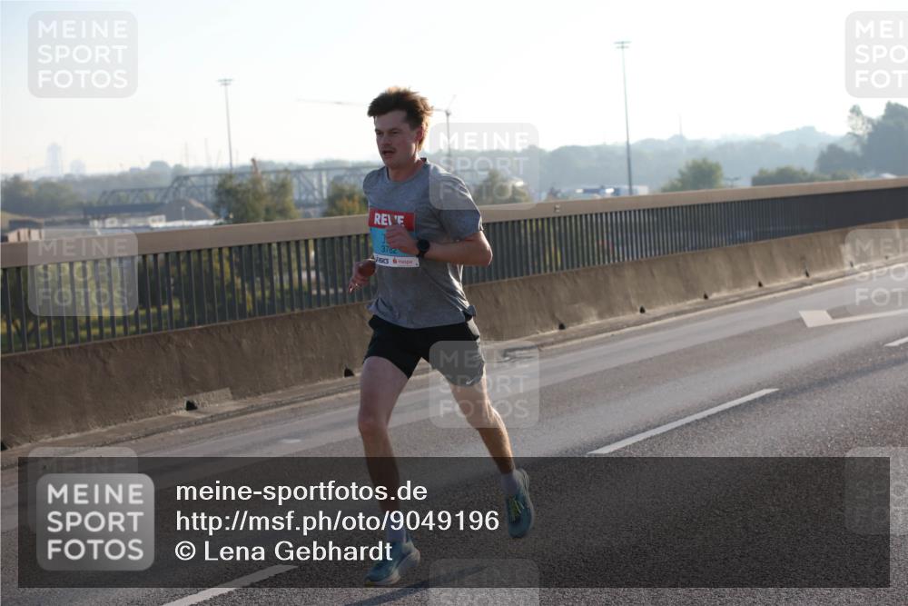 03.10.2025 - Köhlbrandbrückenlauf Lena Gebhardt http://msf.ph/oto/9049196 03.10.2025 09:12:10 Position 1 3782 meine-sportfotos.de