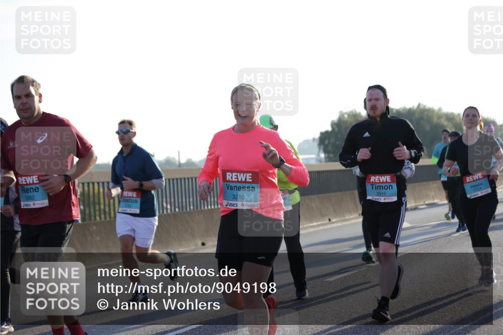 03.10.2025 - Köhlbrandbrückenlauf Jannik Wohlers http://msf.ph/oto/9049198 03.10.2025 09:18:19 Position 3 2882, 3210, 3515, 3724 meine-sportfotos.de