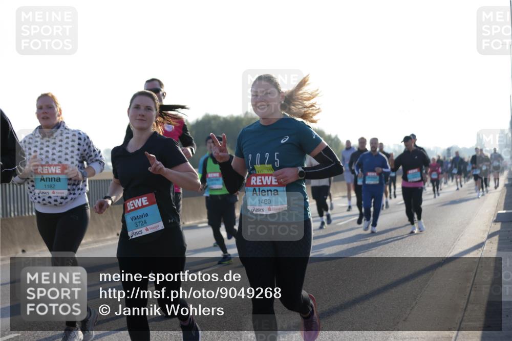 03.10.2025 - Köhlbrandbrückenlauf Jannik Wohlers http://msf.ph/oto/9049268 03.10.2025 09:18:20 Position 3 1162, 3724, 21, 2025, 1460 meine-sportfotos.de