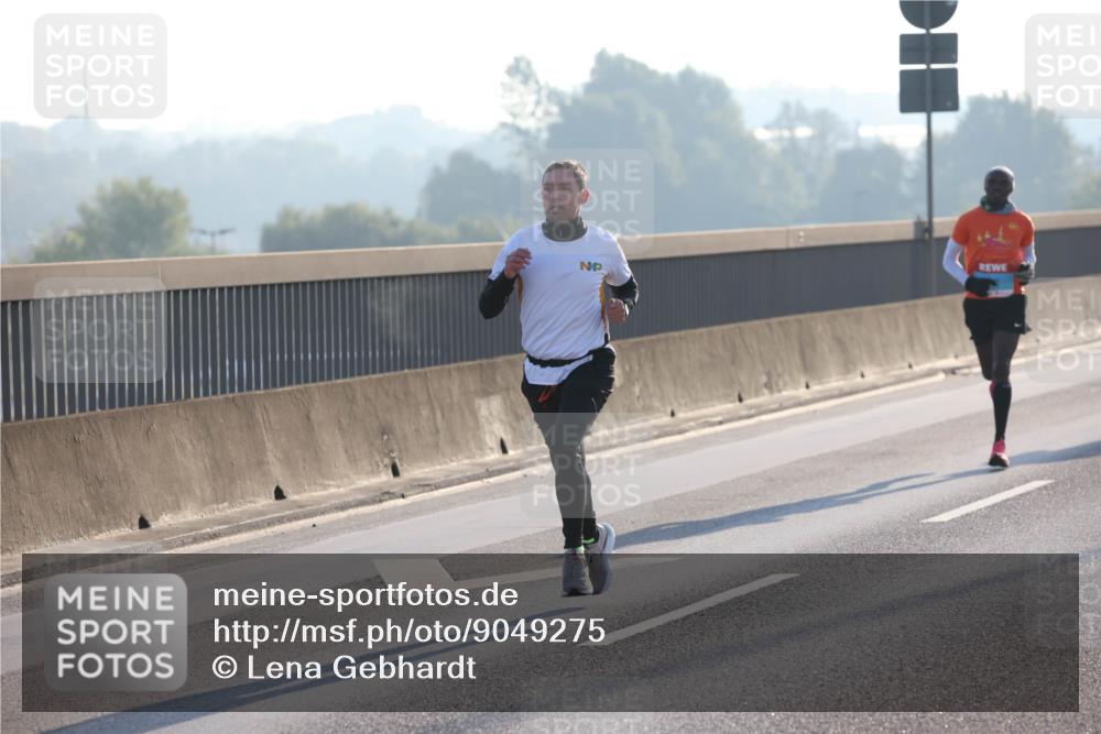 03.10.2025 - Köhlbrandbrückenlauf Lena Gebhardt http://msf.ph/oto/9049275 03.10.2025 09:12:13 Position 1  meine-sportfotos.de