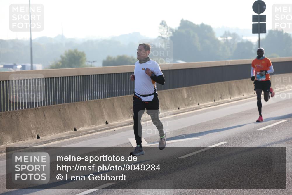 03.10.2025 - Köhlbrandbrückenlauf Lena Gebhardt http://msf.ph/oto/9049284 03.10.2025 09:12:13 Position 1  meine-sportfotos.de