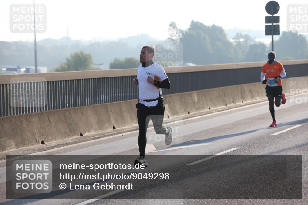 03.10.2025 - Köhlbrandbrückenlauf Lena Gebhardt http://msf.ph/oto/9049298 03.10.2025 09:12:13 Position 1  meine-sportfotos.de