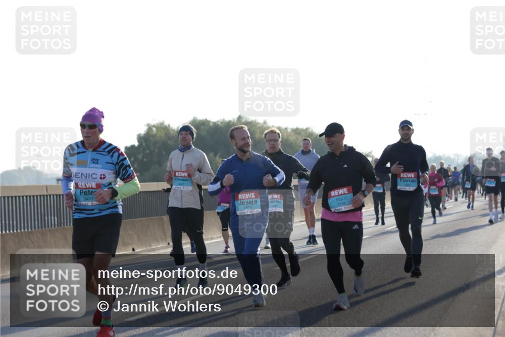 03.10.2025 - Köhlbrandbrückenlauf Jannik Wohlers http://msf.ph/oto/9049300 03.10.2025 09:18:23 Position 3 2027, 3457, 1675, 1408, 3799 meine-sportfotos.de