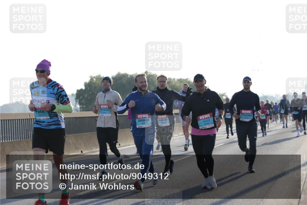 03.10.2025 - Köhlbrandbrückenlauf Jannik Wohlers http://msf.ph/oto/9049312 03.10.2025 09:18:23 Position 3 3457, 2027, 1675, 1408, 3799 meine-sportfotos.de
