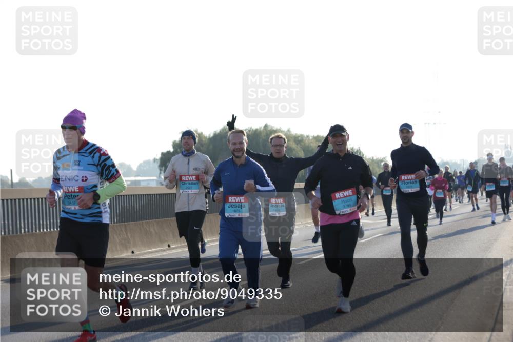 03.10.2025 - Köhlbrandbrückenlauf Jannik Wohlers http://msf.ph/oto/9049335 03.10.2025 09:18:23 Position 3 3457, 1675, 1408, 3799 meine-sportfotos.de