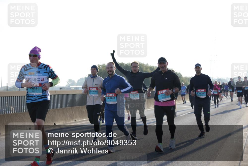 03.10.2025 - Köhlbrandbrückenlauf Jannik Wohlers http://msf.ph/oto/9049353 03.10.2025 09:18:23 Position 3 3457, 2027, 1675, 1408, 3799 meine-sportfotos.de