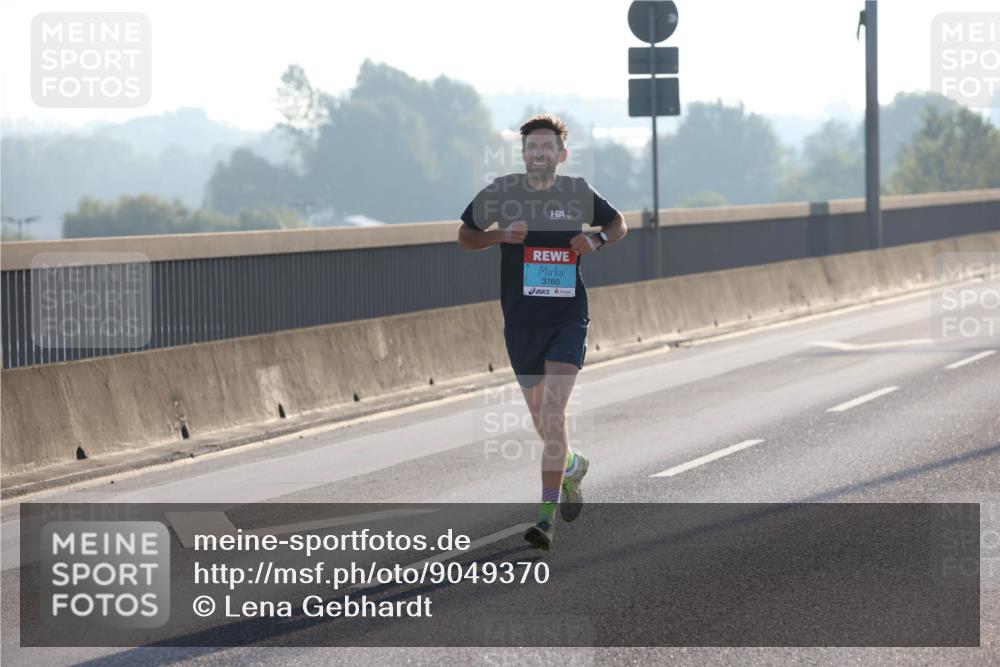 03.10.2025 - Köhlbrandbrückenlauf Lena Gebhardt http://msf.ph/oto/9049370 03.10.2025 09:12:16 Position 1 3760 meine-sportfotos.de