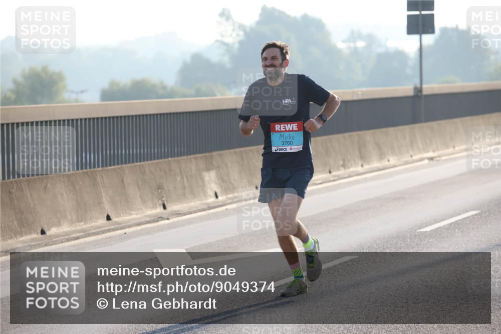 03.10.2025 - Köhlbrandbrückenlauf Lena Gebhardt http://msf.ph/oto/9049374 03.10.2025 09:12:17 Position 1 3760 meine-sportfotos.de