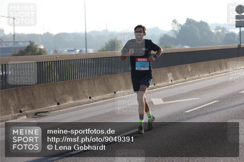 03.10.2025 - Köhlbrandbrückenlauf Lena Gebhardt http://msf.ph/oto/9049391 03.10.2025 09:12:17 Position 1 3760 meine-sportfotos.de