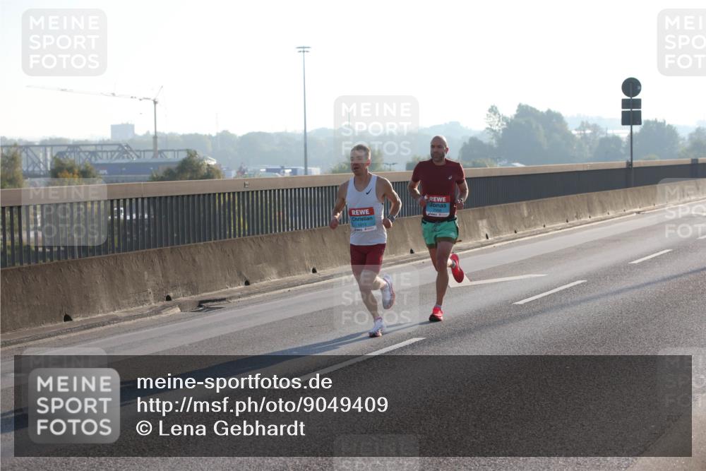 03.10.2025 - Köhlbrandbrückenlauf Lena Gebhardt http://msf.ph/oto/9049409 03.10.2025 09:12:26 Position 1 1013 meine-sportfotos.de