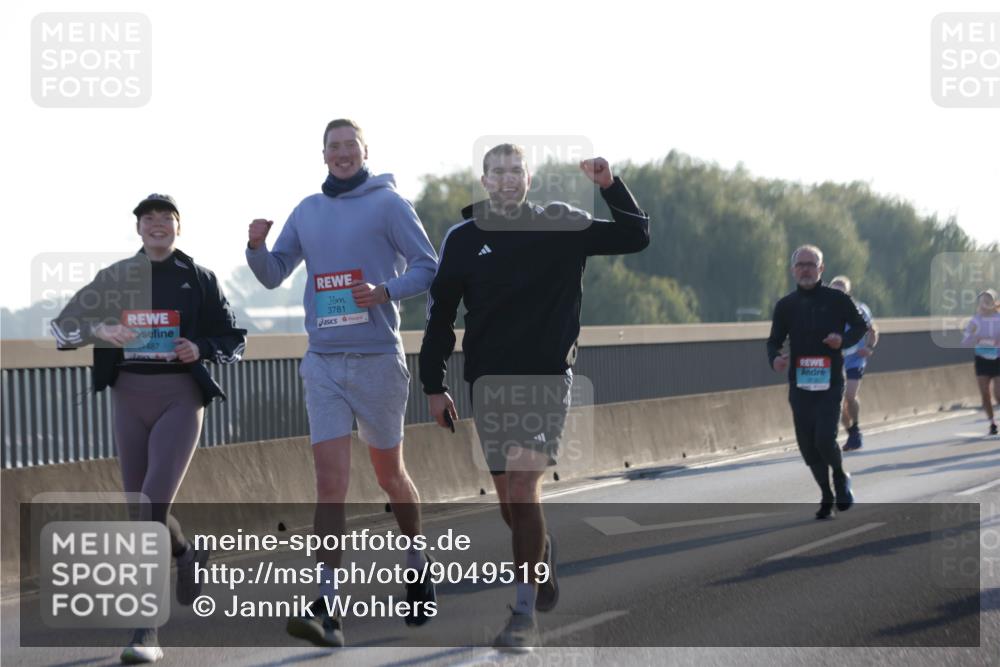 03.10.2025 - Köhlbrandbrückenlauf Jannik Wohlers http://msf.ph/oto/9049519 03.10.2025 09:18:26 Position 3 1487, 3781 meine-sportfotos.de