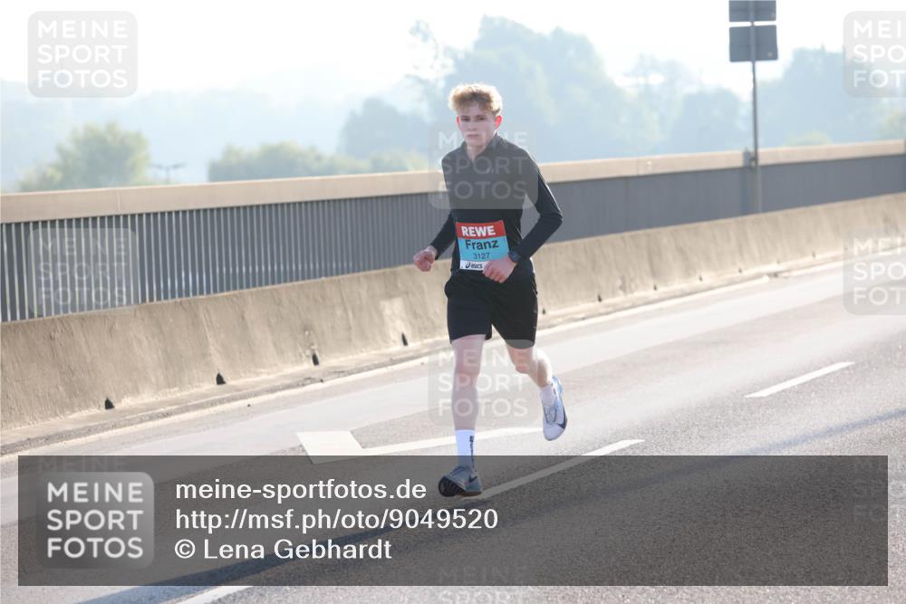 03.10.2025 - Köhlbrandbrückenlauf Lena Gebhardt http://msf.ph/oto/9049520 03.10.2025 09:12:55 Position 1 3127 meine-sportfotos.de