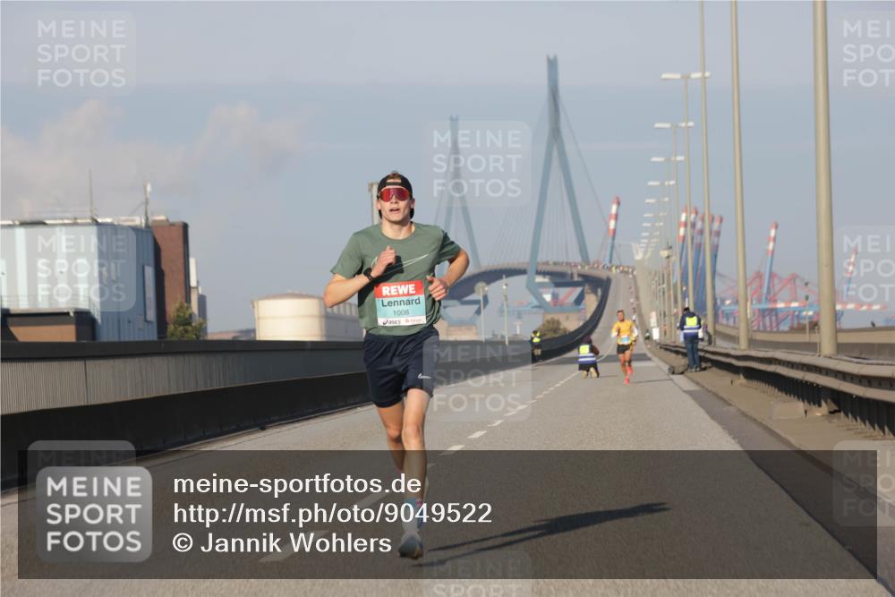 03.10.2025 - Köhlbrandbrückenlauf Jannik Wohlers http://msf.ph/oto/9049522 03.10.2025 09:34:26 Position 3 1008 meine-sportfotos.de