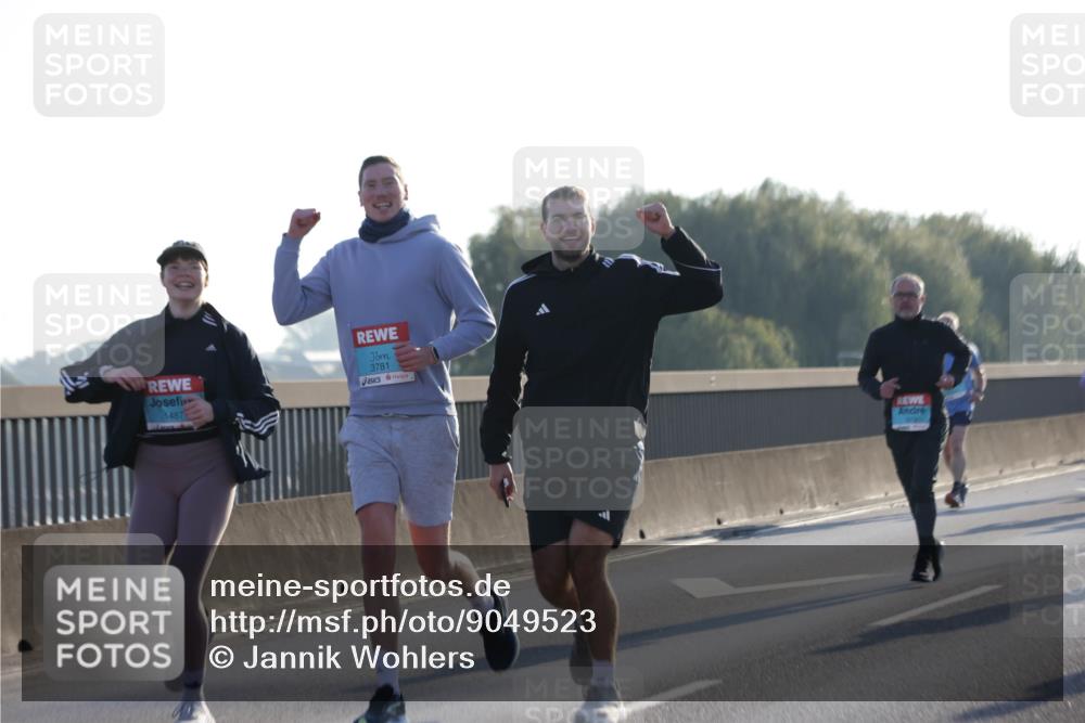 03.10.2025 - Köhlbrandbrückenlauf Jannik Wohlers http://msf.ph/oto/9049523 03.10.2025 09:18:27 Position 3 1487, 3781 meine-sportfotos.de