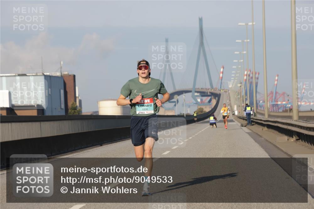 03.10.2025 - Köhlbrandbrückenlauf Jannik Wohlers http://msf.ph/oto/9049533 03.10.2025 09:34:26 Position 3 1008 meine-sportfotos.de