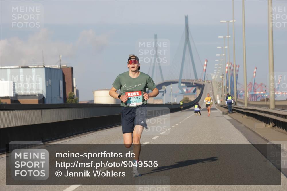 03.10.2025 - Köhlbrandbrückenlauf Jannik Wohlers http://msf.ph/oto/9049536 03.10.2025 09:34:26 Position 3 1008 meine-sportfotos.de