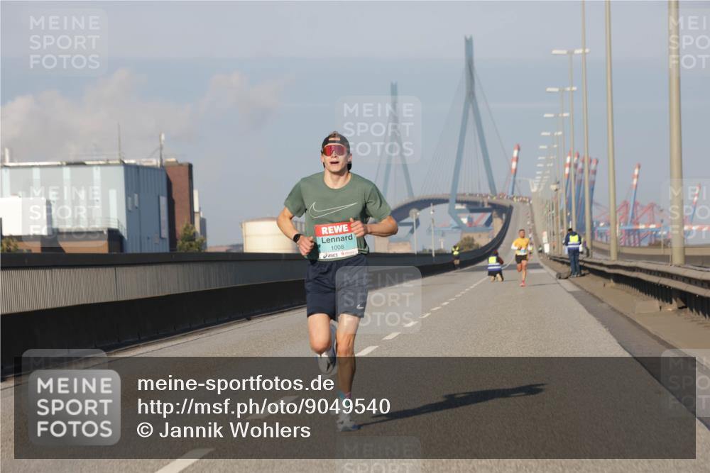 03.10.2025 - Köhlbrandbrückenlauf Jannik Wohlers http://msf.ph/oto/9049540 03.10.2025 09:34:26 Position 3 1008 meine-sportfotos.de