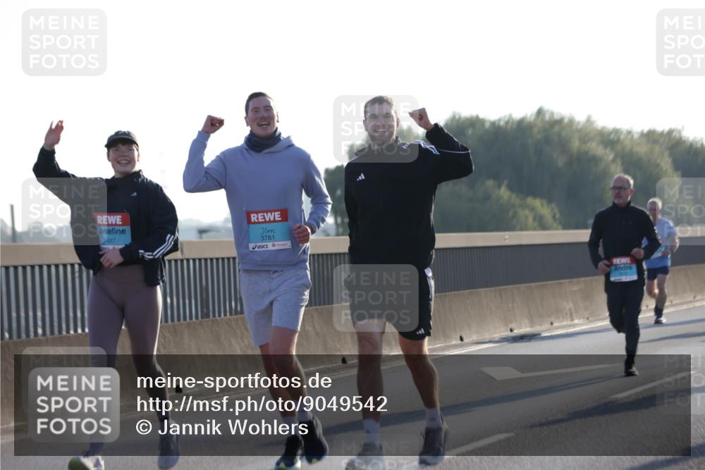 03.10.2025 - Köhlbrandbrückenlauf Jannik Wohlers http://msf.ph/oto/9049542 03.10.2025 09:18:27 Position 3 1487, 3781 meine-sportfotos.de