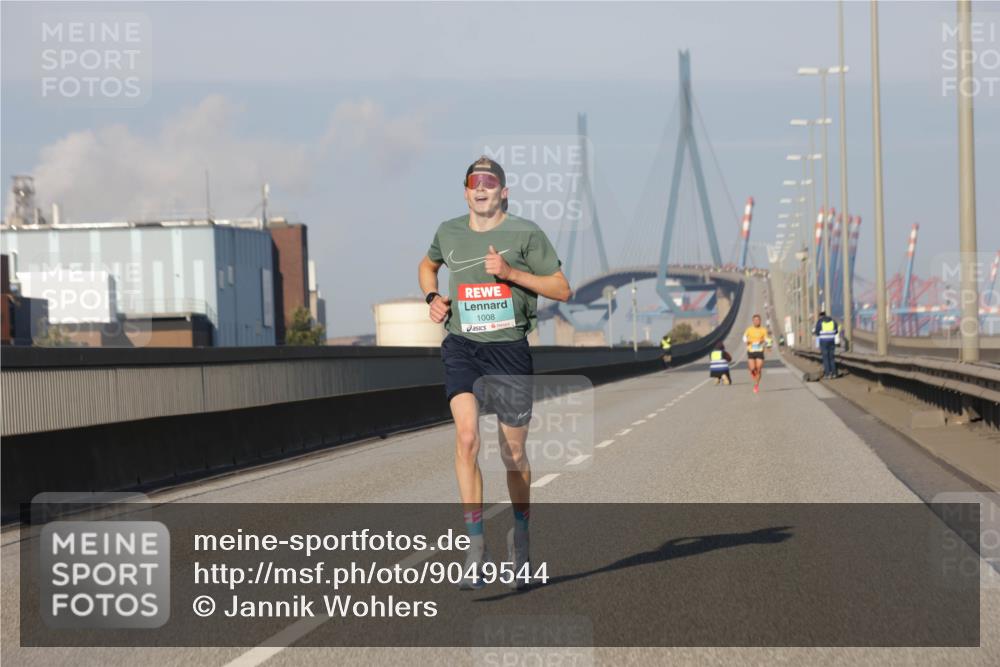 03.10.2025 - Köhlbrandbrückenlauf Jannik Wohlers http://msf.ph/oto/9049544 03.10.2025 09:34:27 Position 3 1008 meine-sportfotos.de