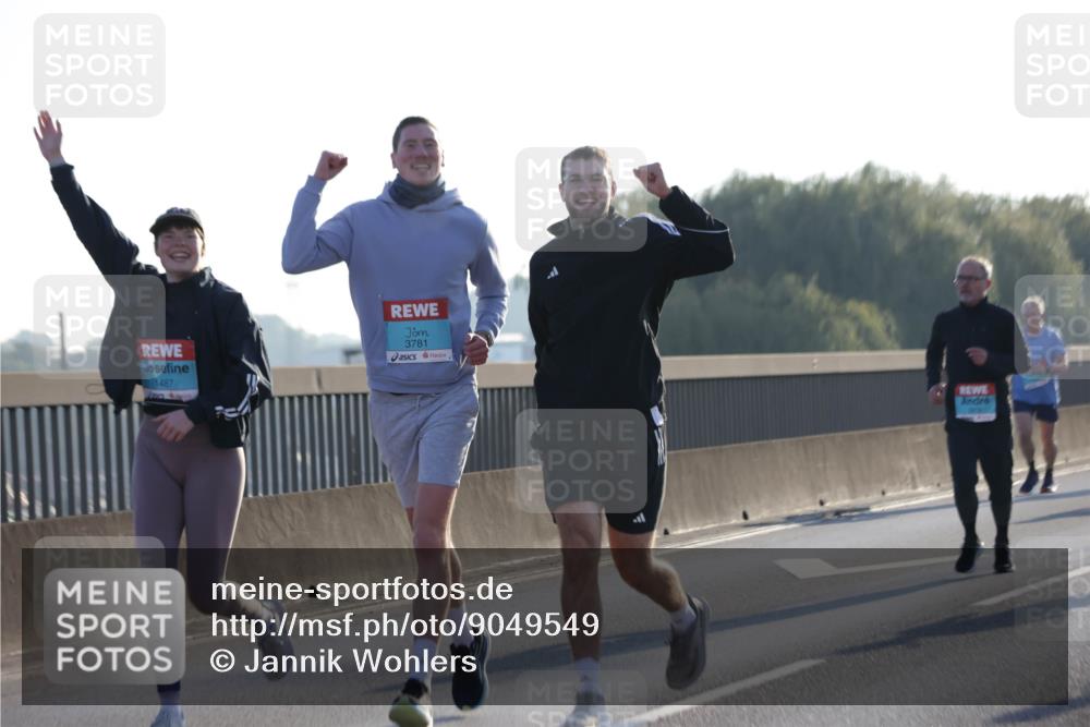 03.10.2025 - Köhlbrandbrückenlauf Jannik Wohlers http://msf.ph/oto/9049549 03.10.2025 09:18:27 Position 3 1487, 3781 meine-sportfotos.de