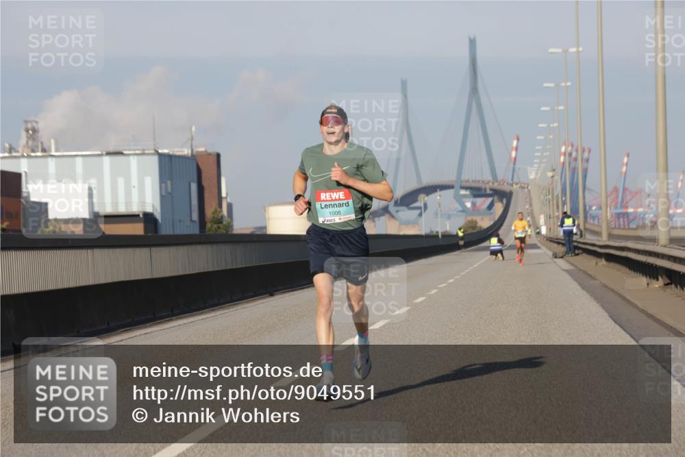 03.10.2025 - Köhlbrandbrückenlauf Jannik Wohlers http://msf.ph/oto/9049551 03.10.2025 09:34:27 Position 3 1008 meine-sportfotos.de