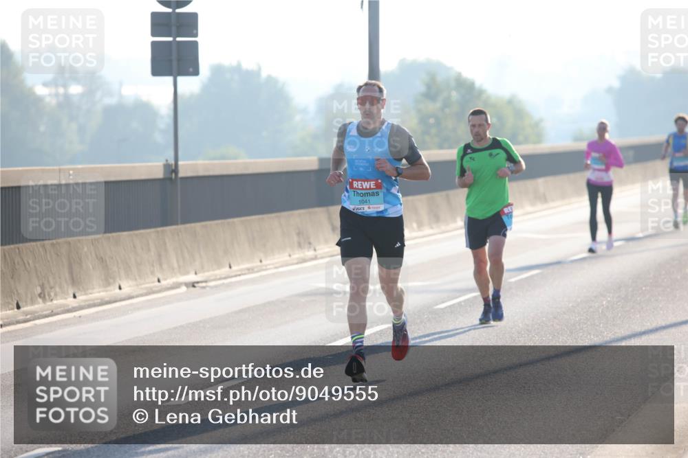 03.10.2025 - Köhlbrandbrückenlauf Lena Gebhardt http://msf.ph/oto/9049555 03.10.2025 09:13:03 Position 1 1041 meine-sportfotos.de