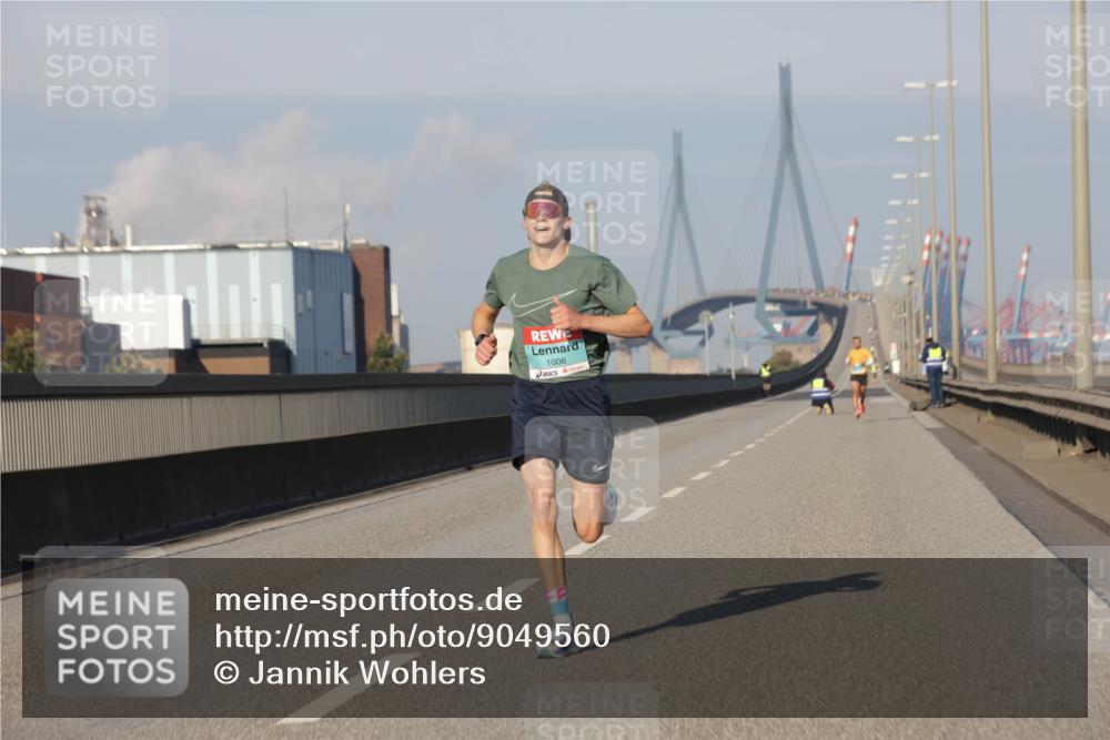 03.10.2025 - Köhlbrandbrückenlauf Jannik Wohlers http://msf.ph/oto/9049560 03.10.2025 09:34:27 Position 3 1008 meine-sportfotos.de