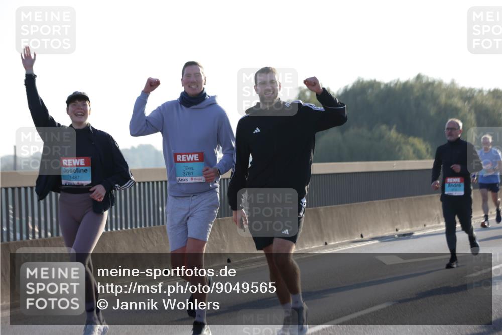 03.10.2025 - Köhlbrandbrückenlauf Jannik Wohlers http://msf.ph/oto/9049565 03.10.2025 09:18:27 Position 3 1487, 3781 meine-sportfotos.de