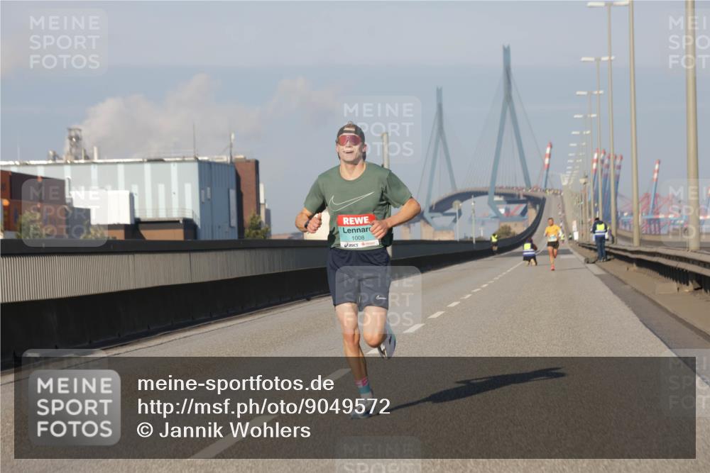 03.10.2025 - Köhlbrandbrückenlauf Jannik Wohlers http://msf.ph/oto/9049572 03.10.2025 09:34:27 Position 3 1008 meine-sportfotos.de