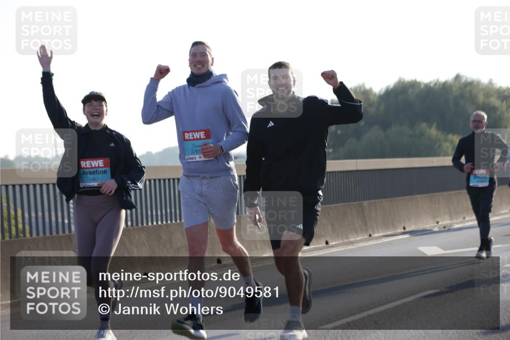03.10.2025 - Köhlbrandbrückenlauf Jannik Wohlers http://msf.ph/oto/9049581 03.10.2025 09:18:27 Position 3 3781, 1487 meine-sportfotos.de