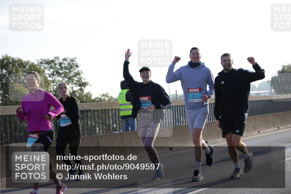 03.10.2025 - Köhlbrandbrückenlauf Jannik Wohlers http://msf.ph/oto/9049597 03.10.2025 09:18:28 Position 3 37, 3565, 1487, 3781 meine-sportfotos.de