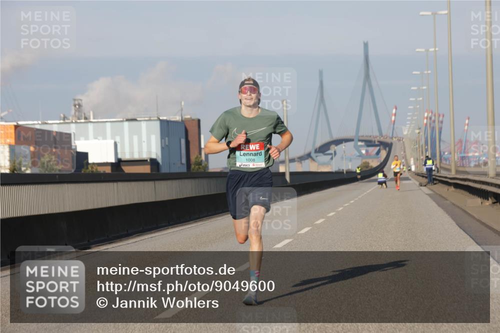 03.10.2025 - Köhlbrandbrückenlauf Jannik Wohlers http://msf.ph/oto/9049600 03.10.2025 09:34:27 Position 3 1008 meine-sportfotos.de