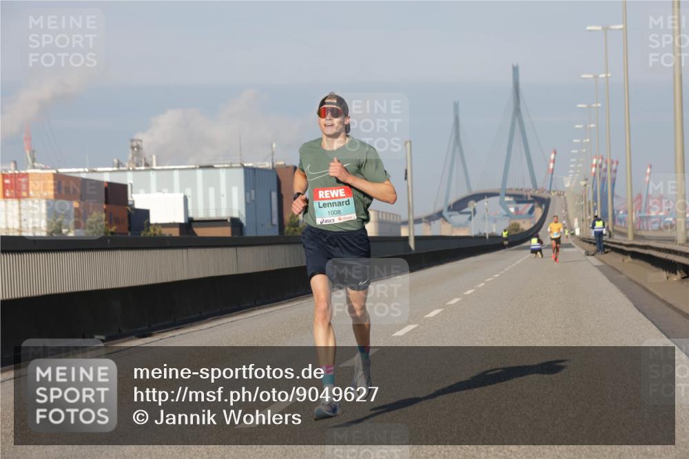 03.10.2025 - Köhlbrandbrückenlauf Jannik Wohlers http://msf.ph/oto/9049627 03.10.2025 09:34:27 Position 3 1008 meine-sportfotos.de