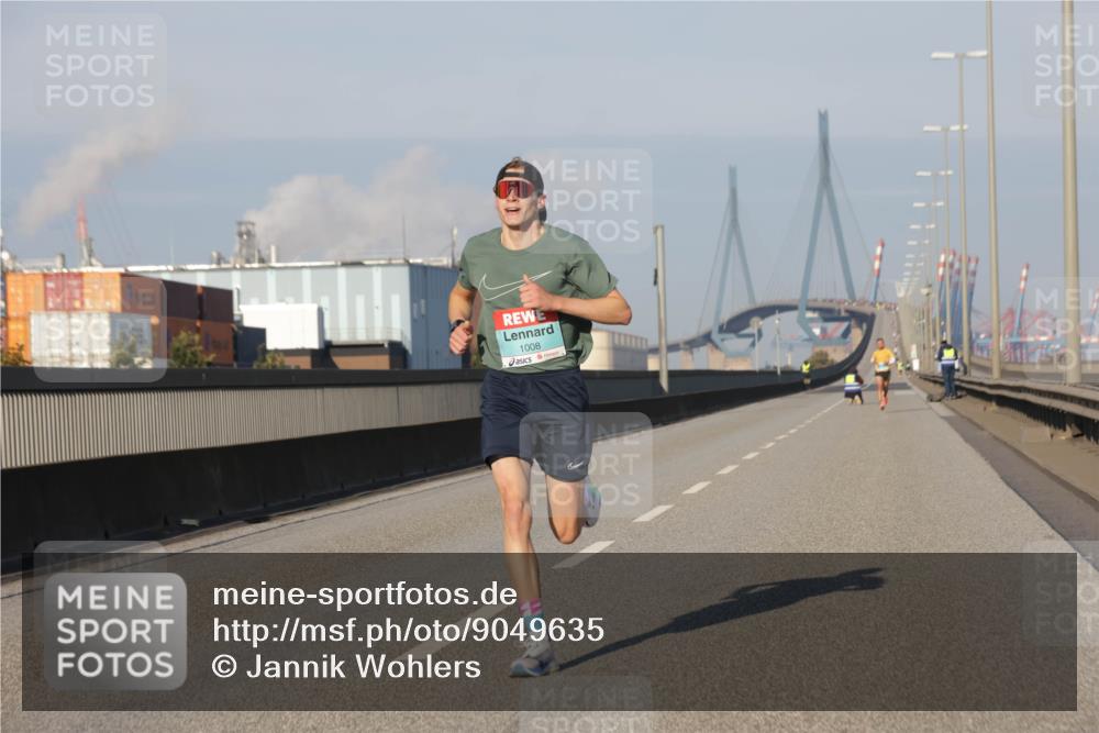 03.10.2025 - Köhlbrandbrückenlauf Jannik Wohlers http://msf.ph/oto/9049635 03.10.2025 09:34:27 Position 3 1008 meine-sportfotos.de
