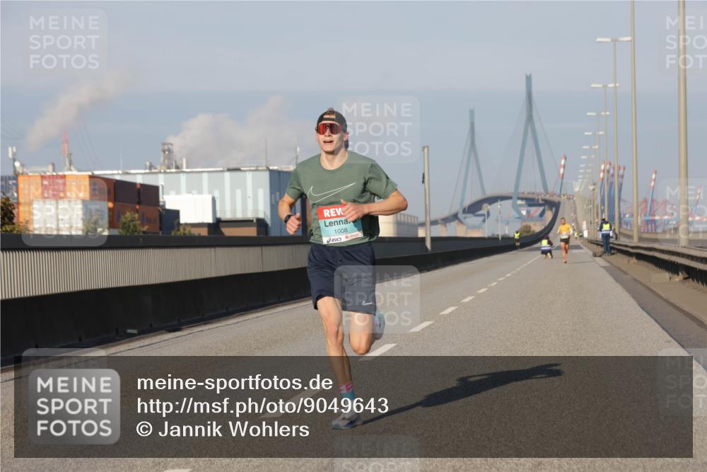 03.10.2025 - Köhlbrandbrückenlauf Jannik Wohlers http://msf.ph/oto/9049643 03.10.2025 09:34:28 Position 3 1008 meine-sportfotos.de