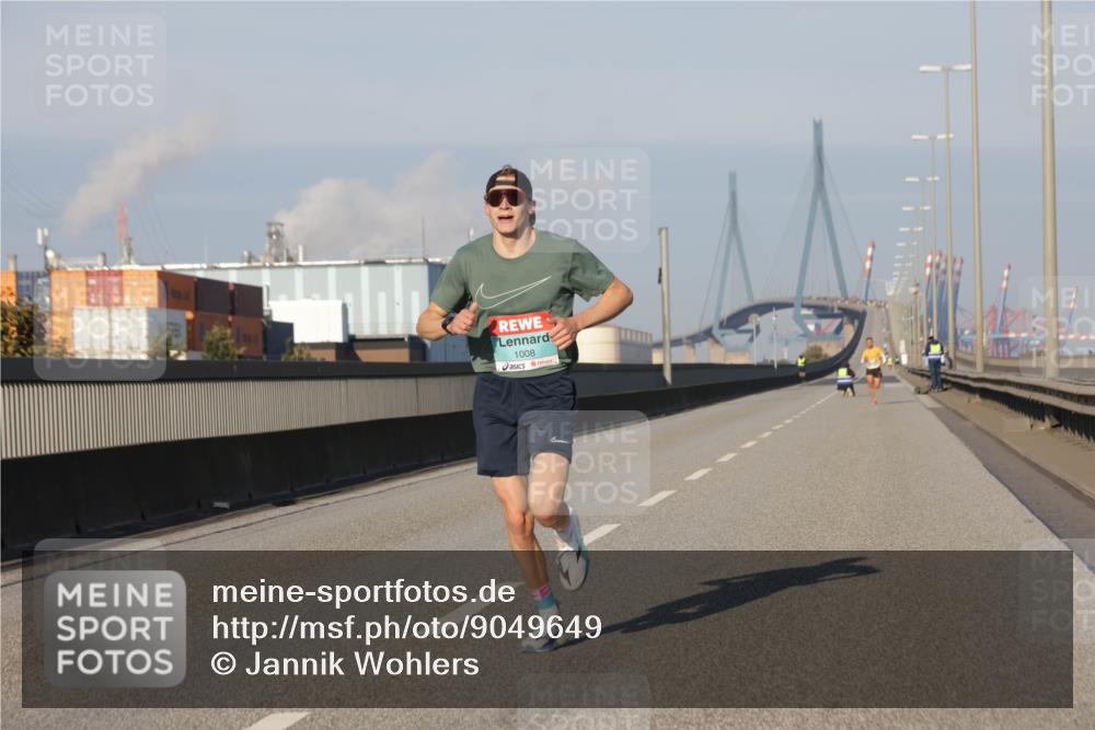 03.10.2025 - Köhlbrandbrückenlauf Jannik Wohlers http://msf.ph/oto/9049649 03.10.2025 09:34:28 Position 3 1008 meine-sportfotos.de