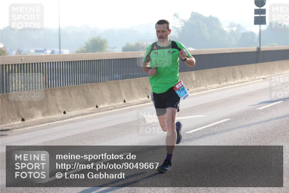 03.10.2025 - Köhlbrandbrückenlauf Lena Gebhardt http://msf.ph/oto/9049667 03.10.2025 09:13:08 Position 1 27 meine-sportfotos.de
