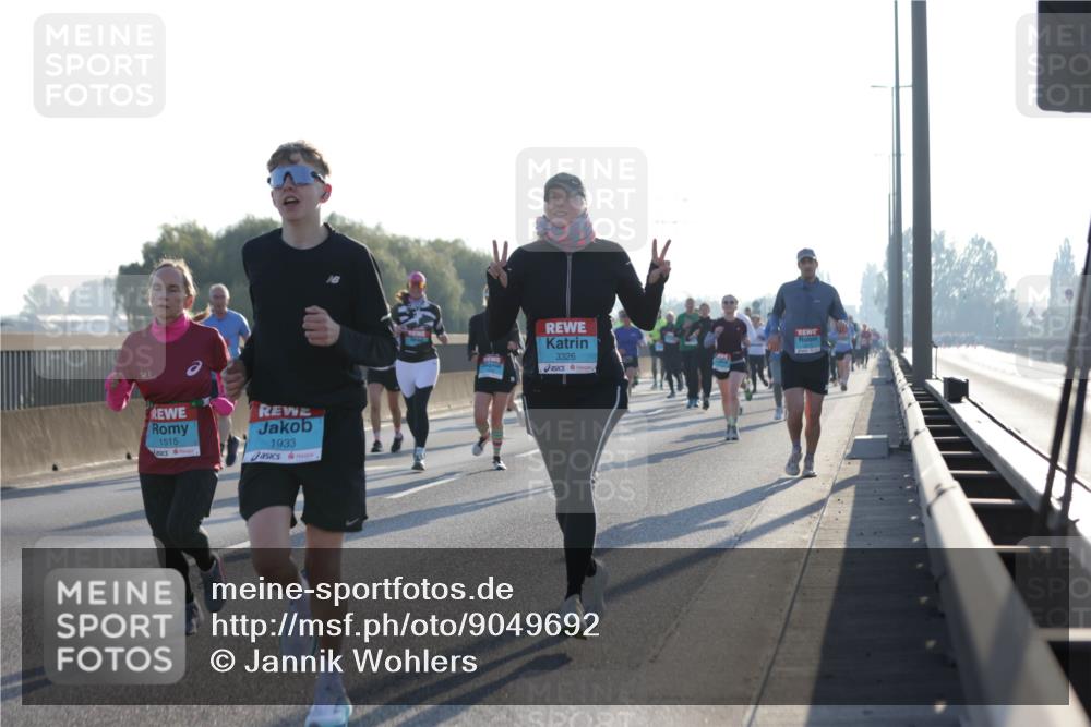 03.10.2025 - Köhlbrandbrückenlauf Jannik Wohlers http://msf.ph/oto/9049692 03.10.2025 09:18:30 Position 3 1515, 1933, 3326 meine-sportfotos.de