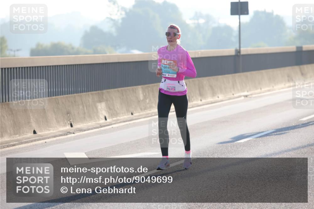 03.10.2025 - Köhlbrandbrückenlauf Lena Gebhardt http://msf.ph/oto/9049699 03.10.2025 09:13:11 Position 1 3203 meine-sportfotos.de