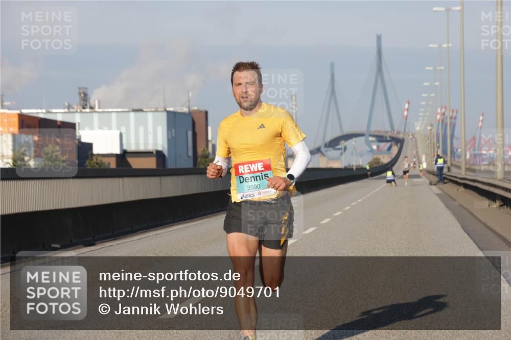 03.10.2025 - Köhlbrandbrückenlauf Jannik Wohlers http://msf.ph/oto/9049701 03.10.2025 09:34:44 Position 3 3590 meine-sportfotos.de