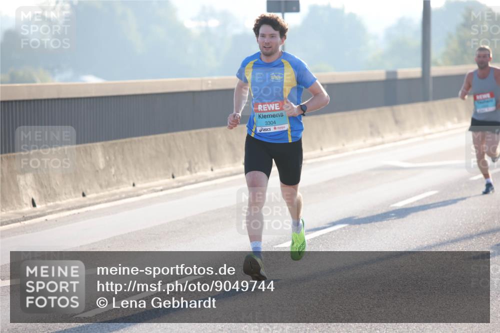 03.10.2025 - Köhlbrandbrückenlauf Lena Gebhardt http://msf.ph/oto/9049744 03.10.2025 09:13:13 Position 1 3304 meine-sportfotos.de